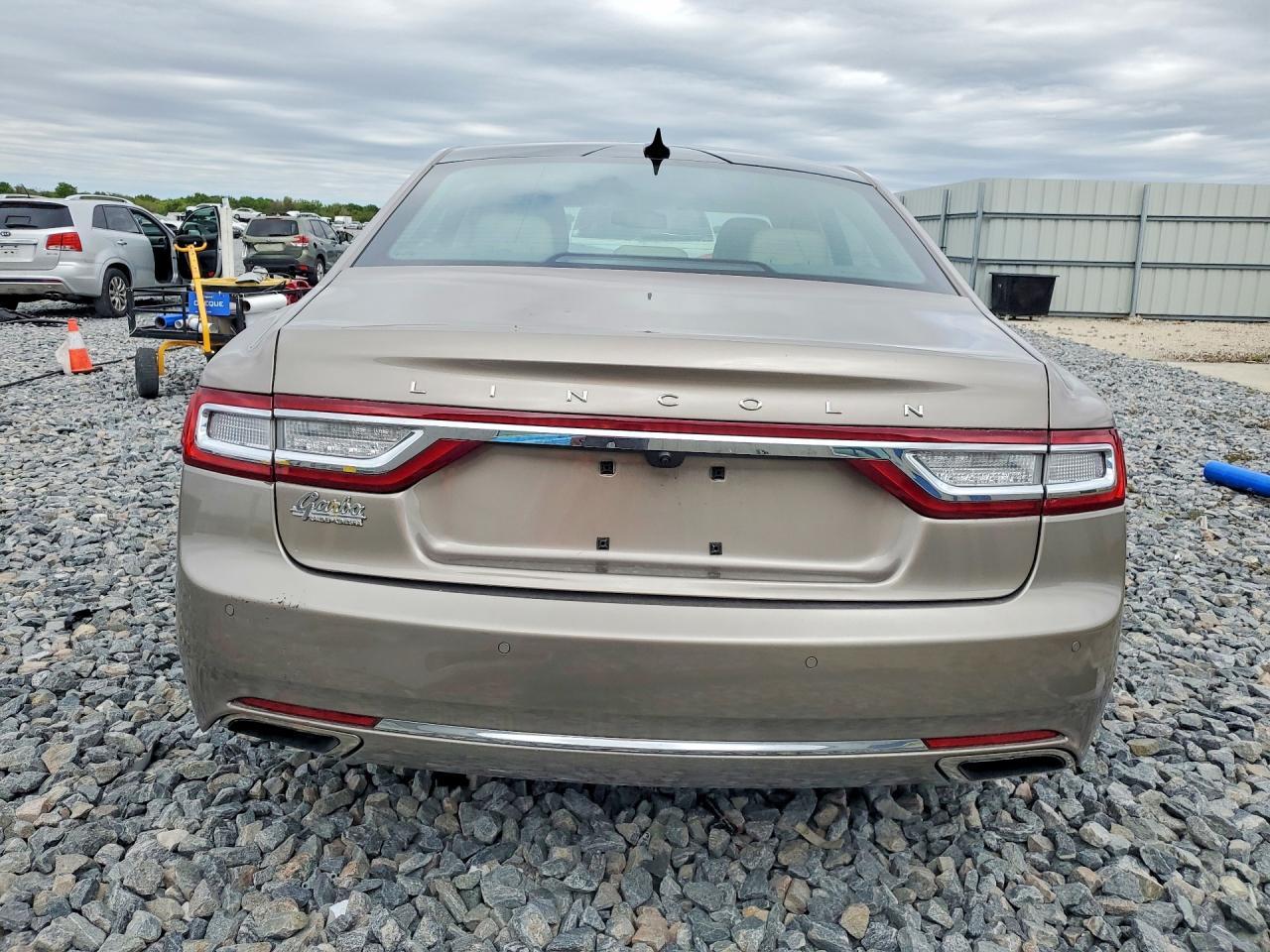 2020 Lincoln Continental Reserve - zdjęcie 6