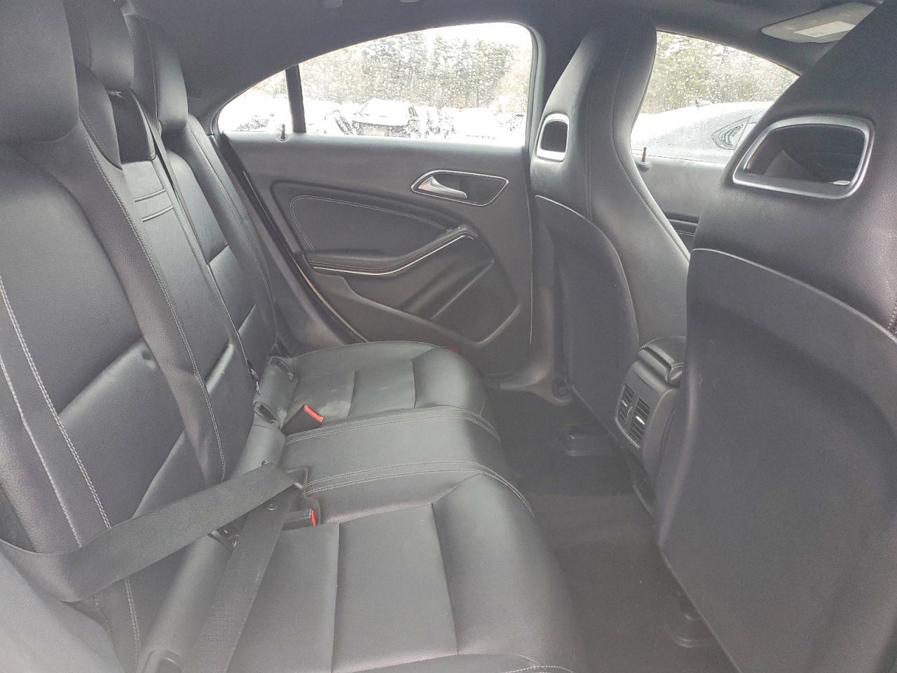 2018 Mercedes-Benz Cla 250 - zdjęcie 10