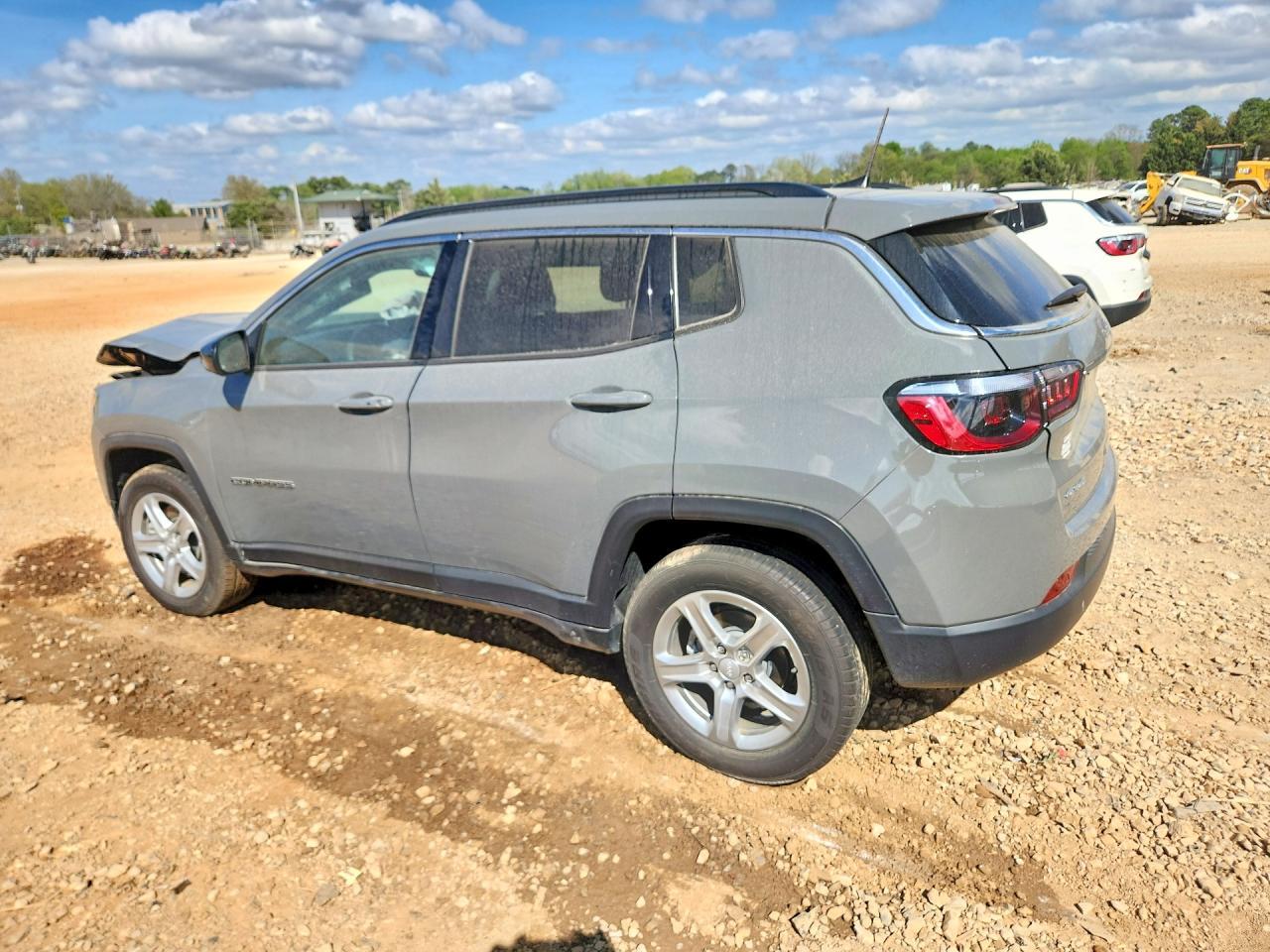 2024 Jeep Compass Latitude - zdjęcie 2