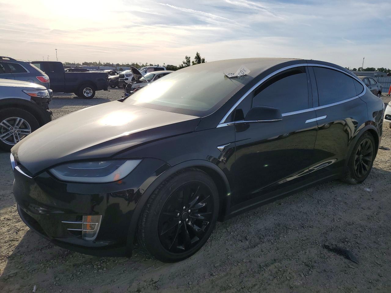 2018 Tesla Model X - zdjęcie główne