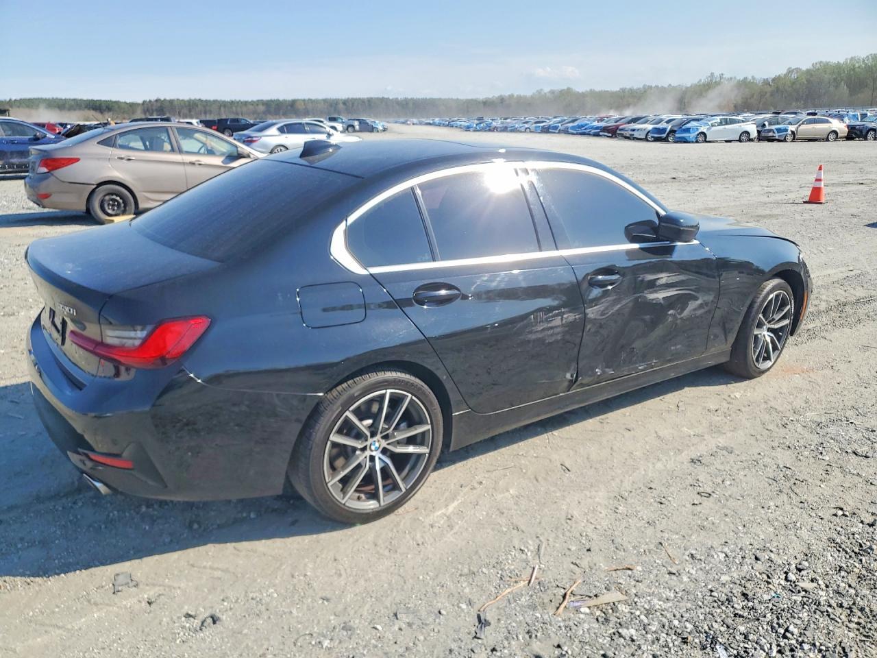 2020 BMW 330Xi - zdjęcie 3