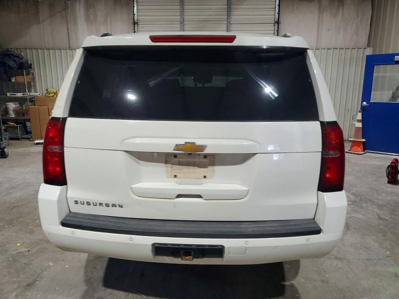 2015 Chevrolet Suburban K1500 Lt - zdjęcie 6