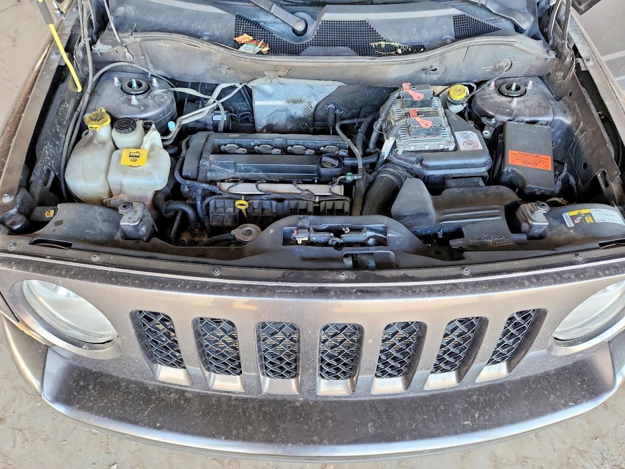 2016 Jeep Patriot Latitude - zdjęcie 12