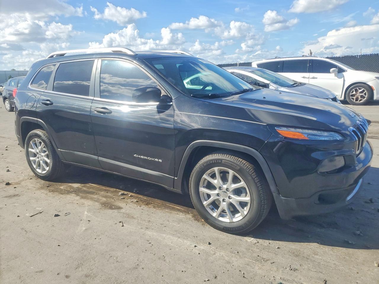 2015 Jeep Cherokee Latitude - zdjęcie 4