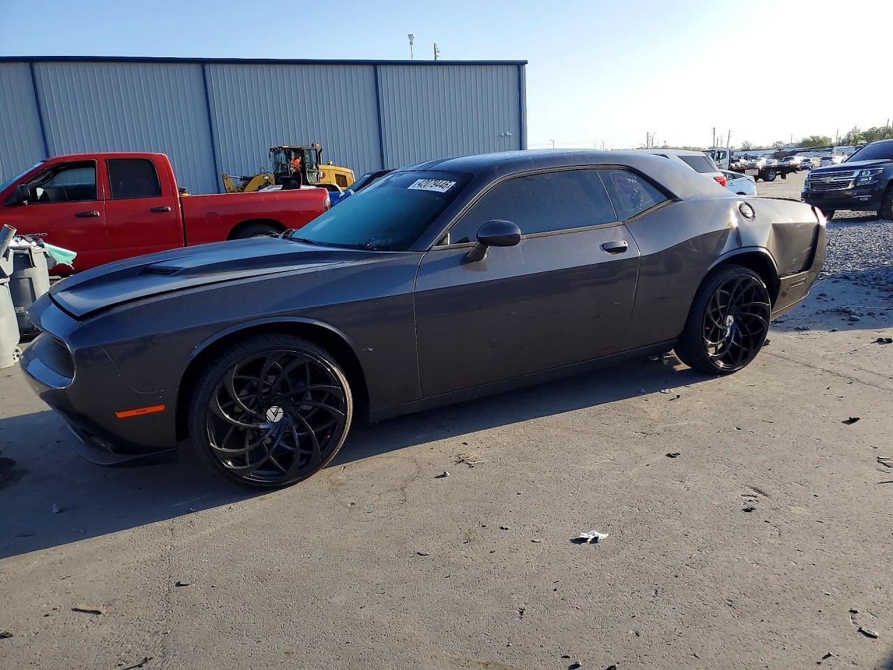 2016 Dodge Challenger Sxt - zdjęcie główne