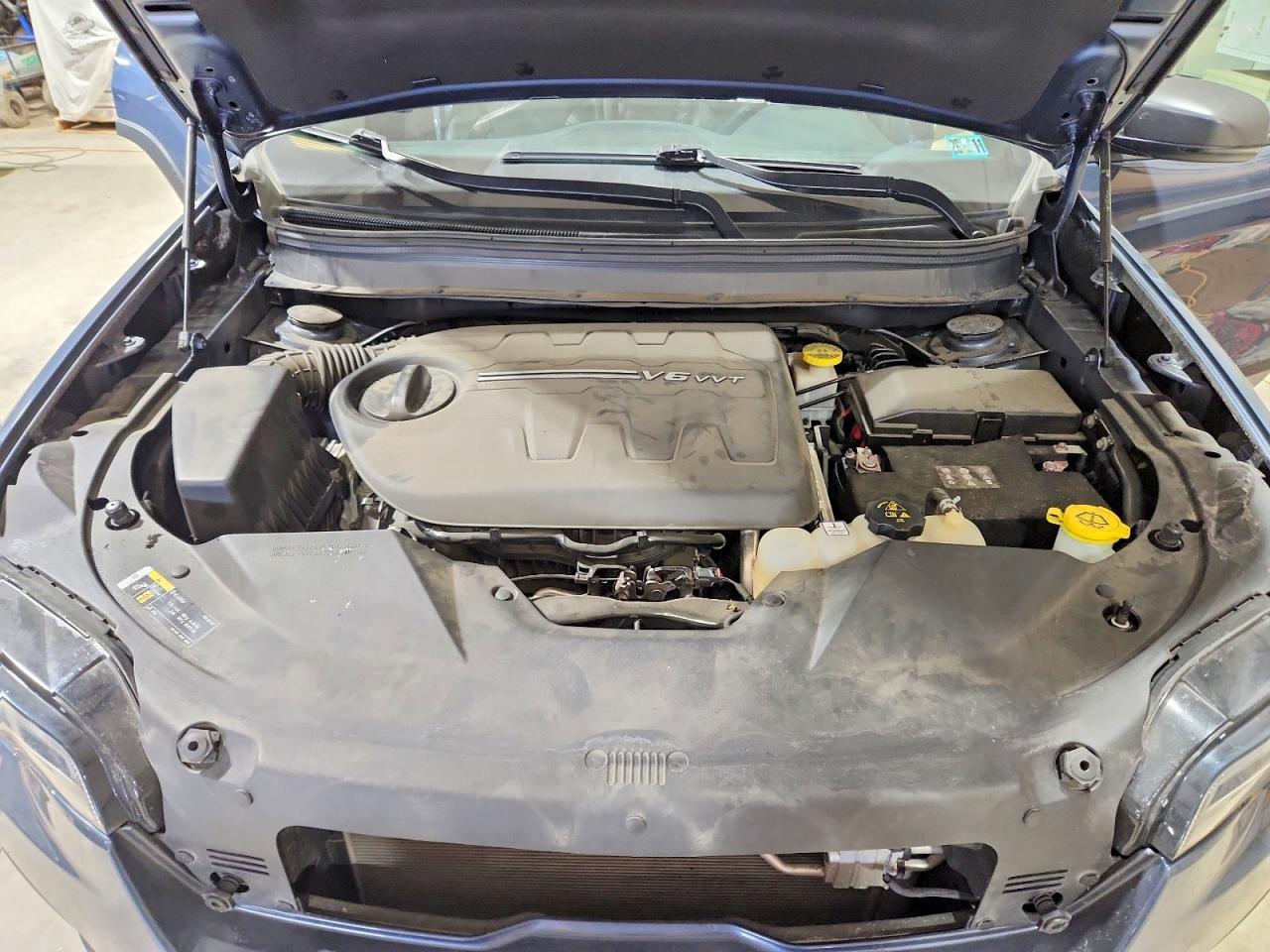 2021 Jeep Cherokee Latitude Lux - zdjęcie 12