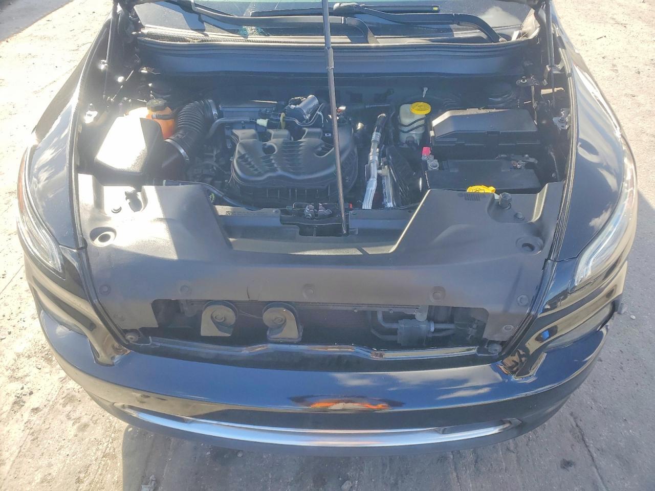 2015 Jeep Cherokee Latitude - zdjęcie 12