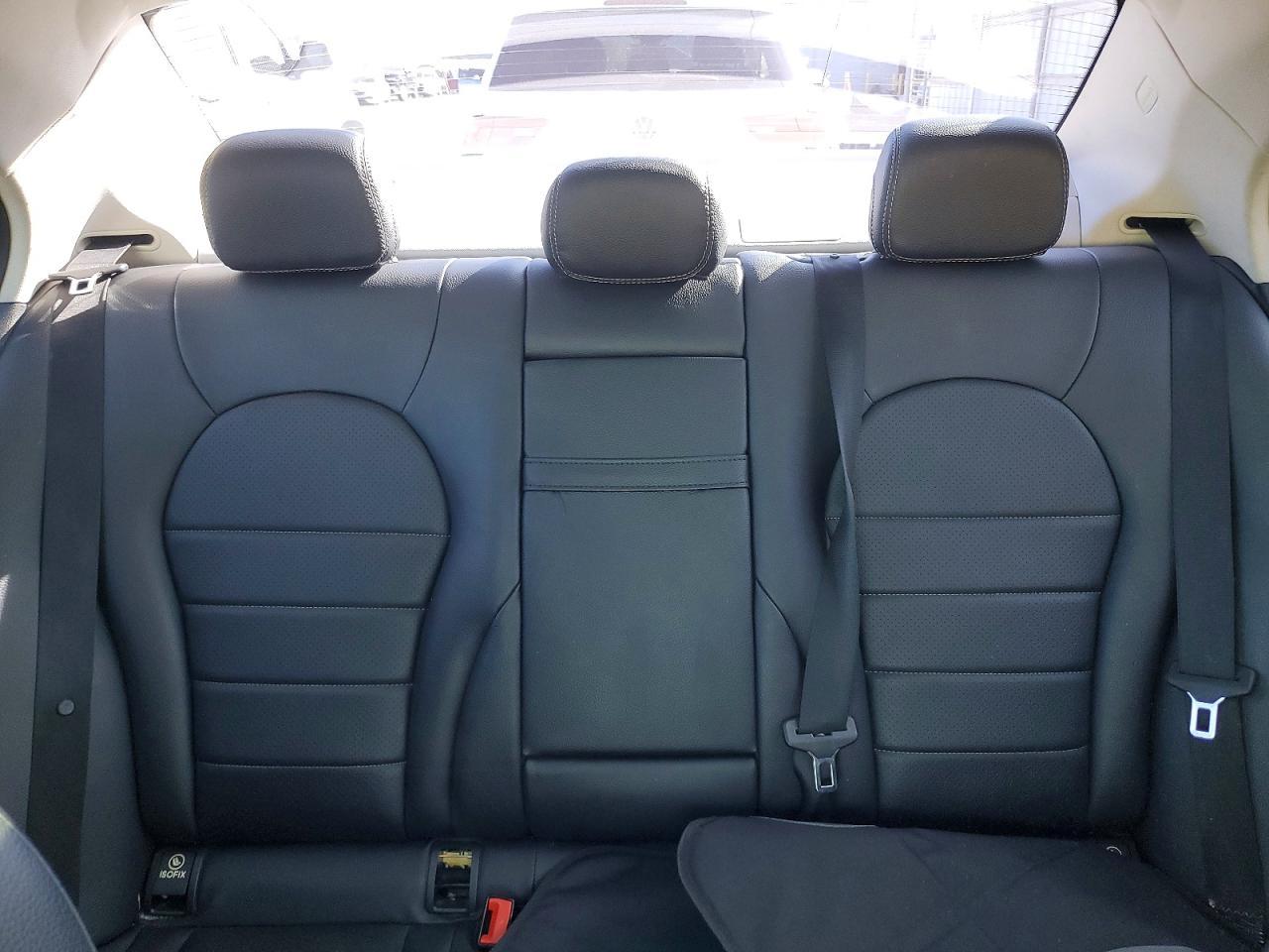 2015 Mercedes-Benz C 300 - zdjęcie 10