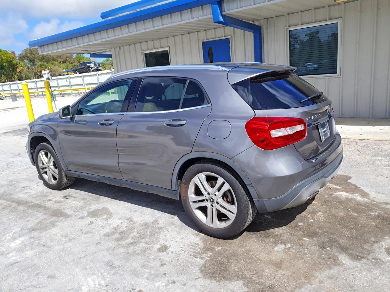 2019 Mercedes-Benz Gla 250 4Matic - zdjęcie 2