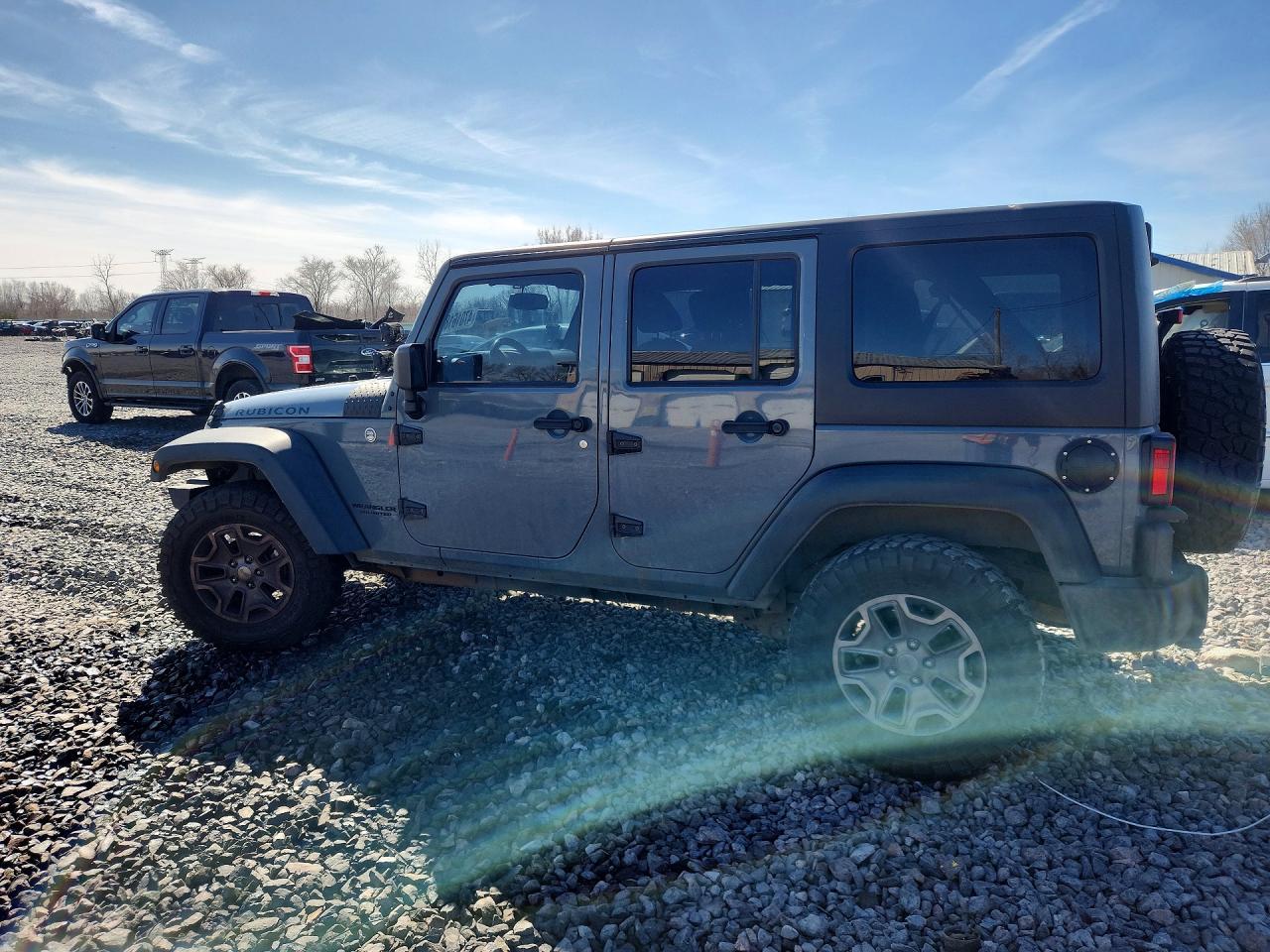 2015 Jeep Wrangler Unlimited Rubicon - zdjęcie 2