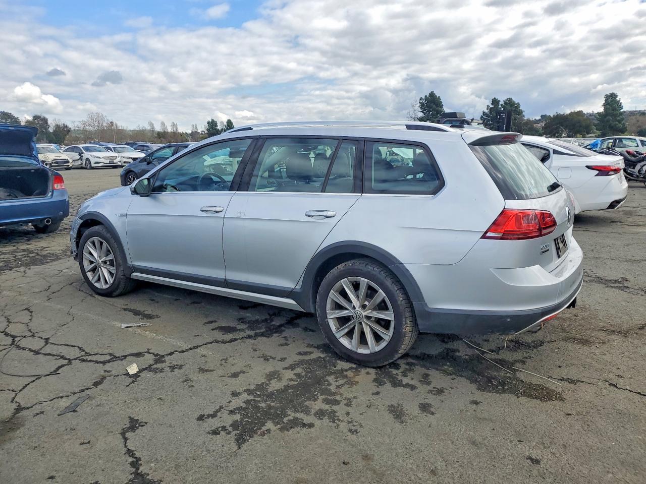 2017 Volkswagen Golf Alltrack S - zdjęcie 2