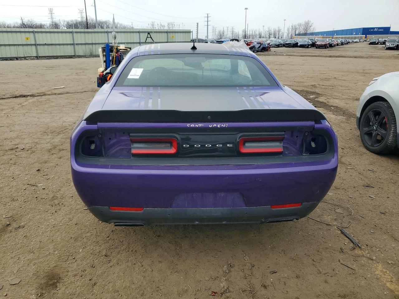 2016 Dodge Challenger R - zdjęcie 6