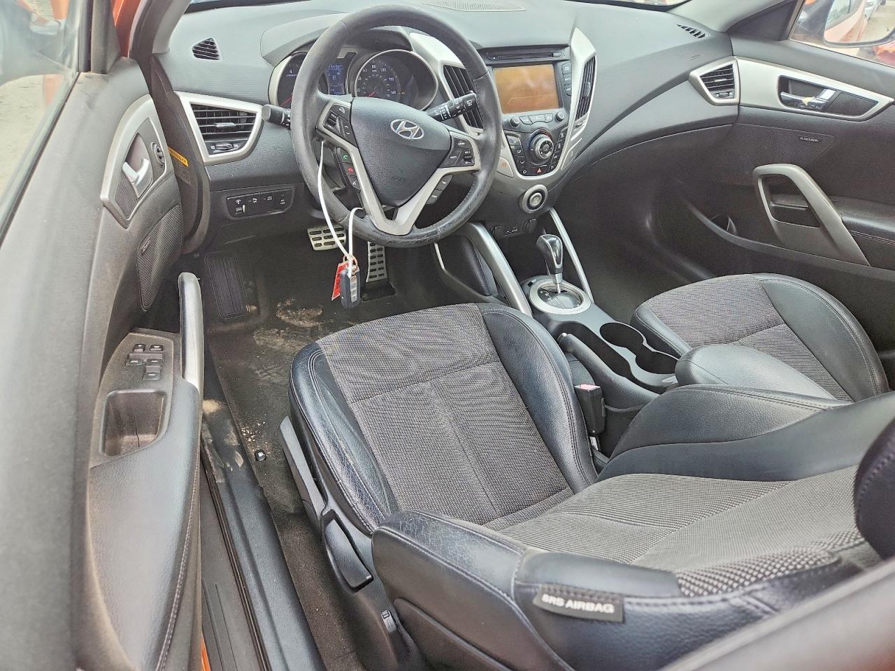 2013 Hyundai Veloster Base - zdjęcie 8