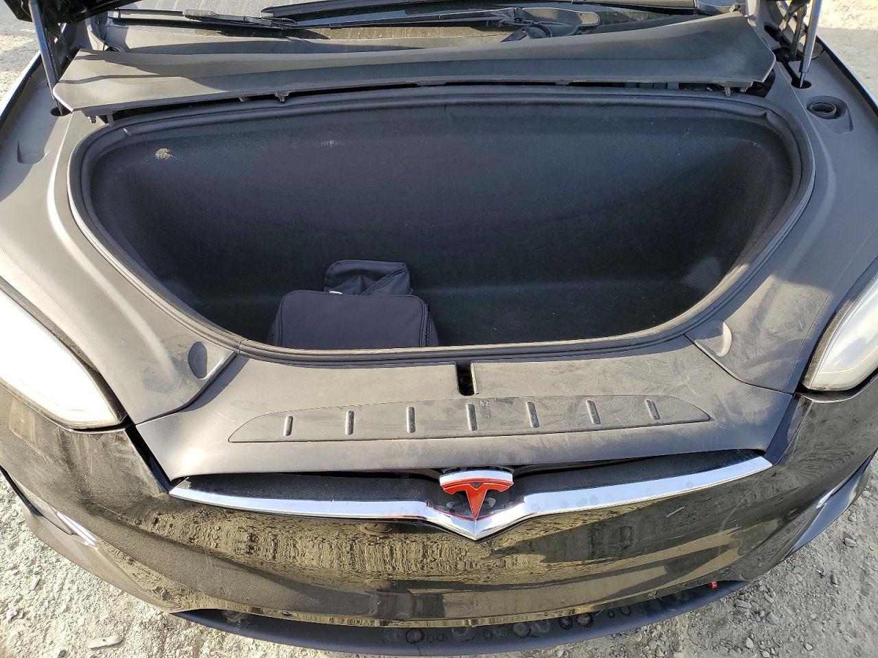 2018 Tesla Model X - zdjęcie 12