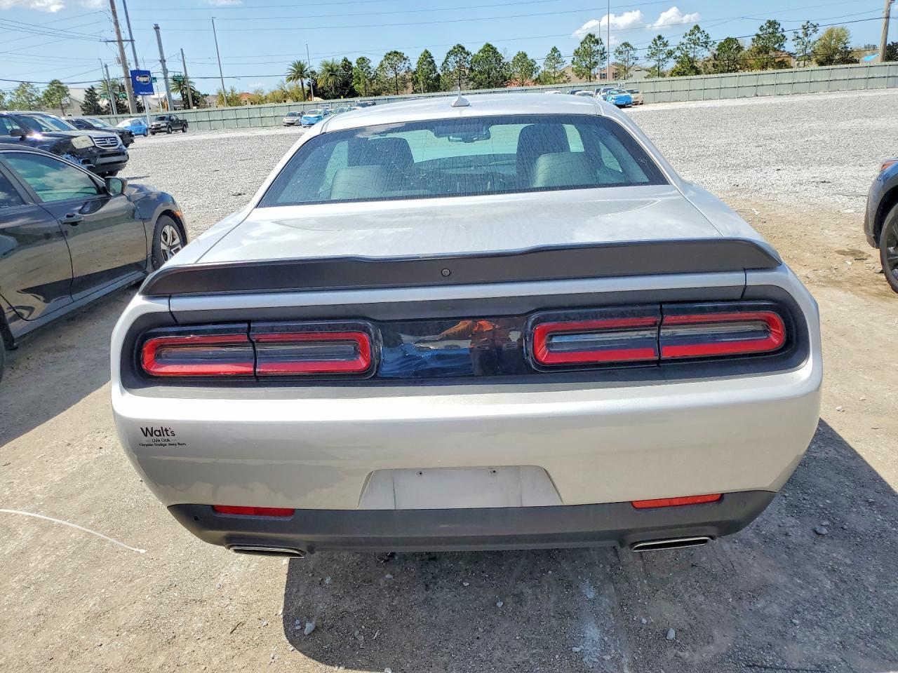 2023 Dodge Challenger Sxt - zdjęcie 6