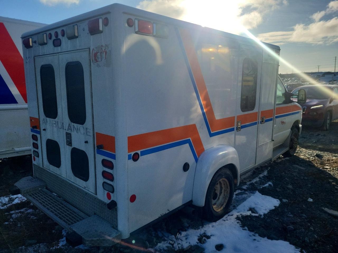 2016 Ford E-350 Ambulance - zdjęcie 6