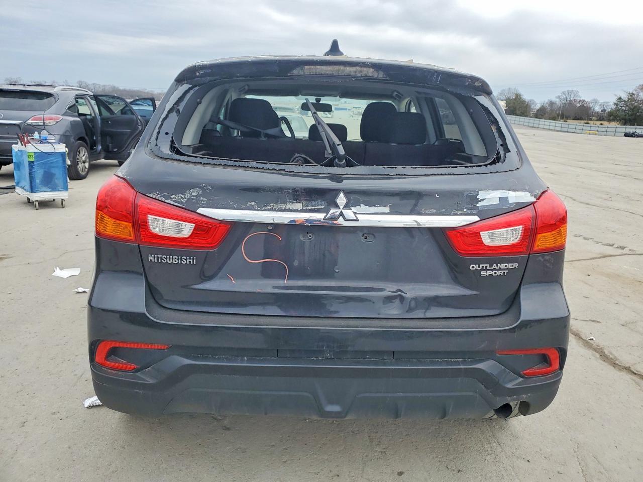 2019 Mitsubishi Outlander Sport Es - zdjęcie 6