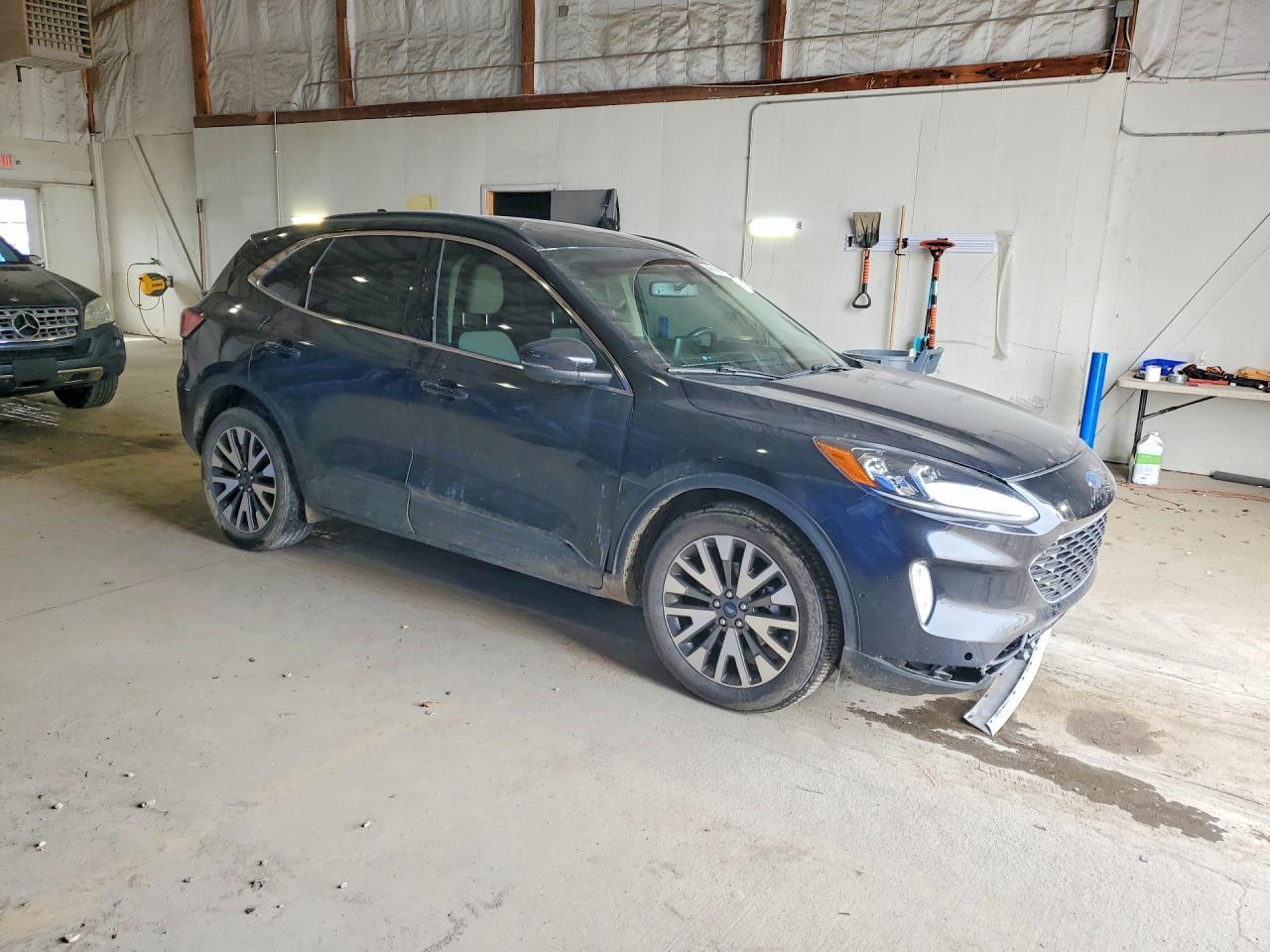 2020 Ford Escape Titanium - zdjęcie 4