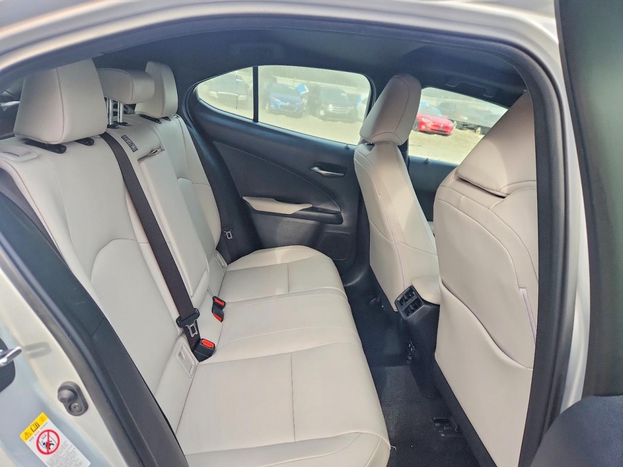 2019 Lexus Ux 250H Base - zdjęcie 10