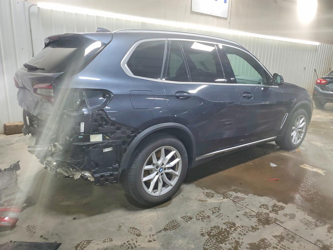 2021 BMW X5 xDrive40I - zdjęcie 3