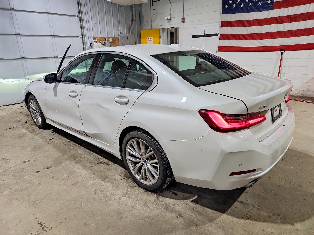 2024 BMW 330Xi - zdjęcie 2