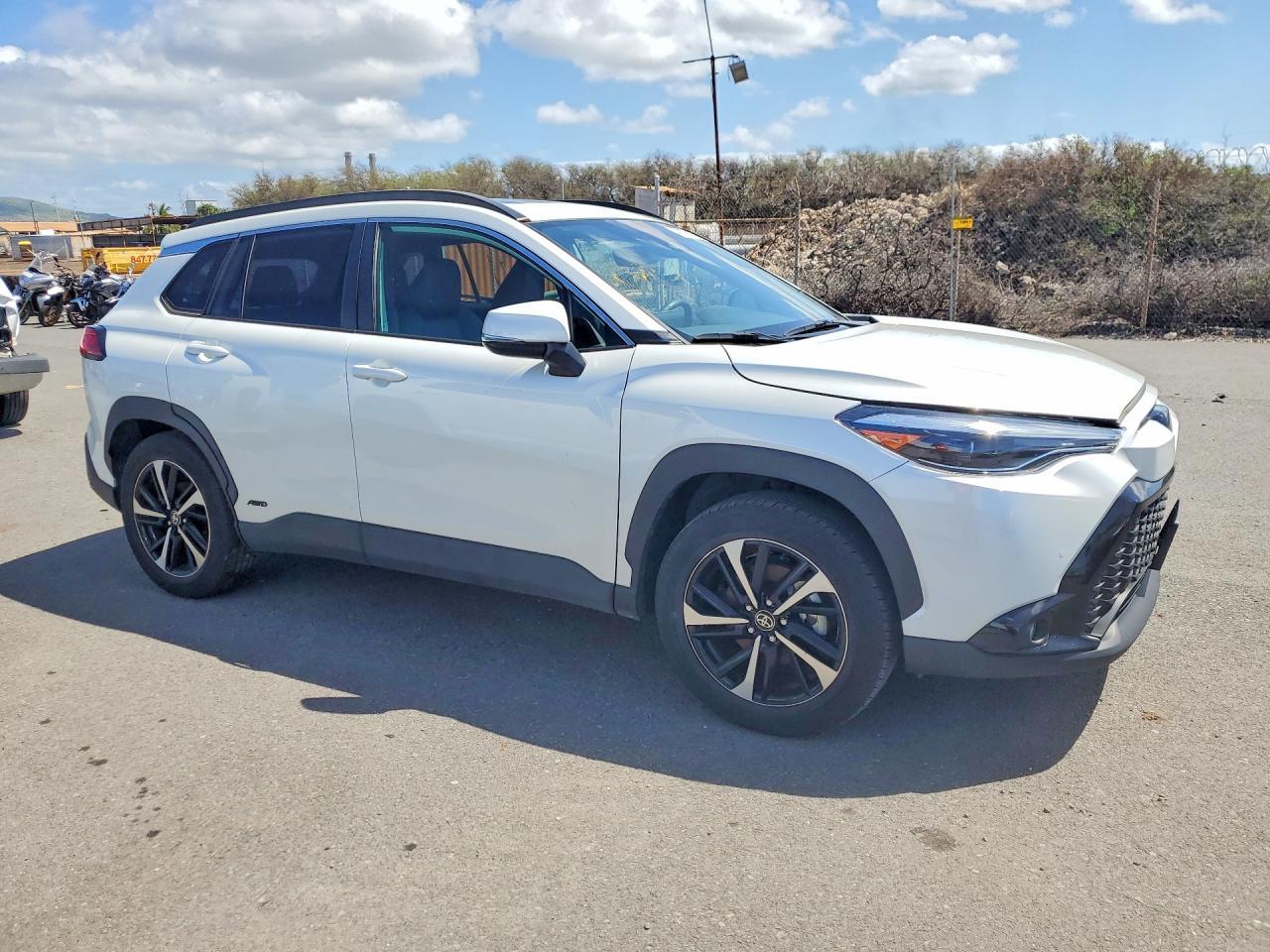 2024 Toyota Corolla Cross Hybrid S - zdjęcie 4