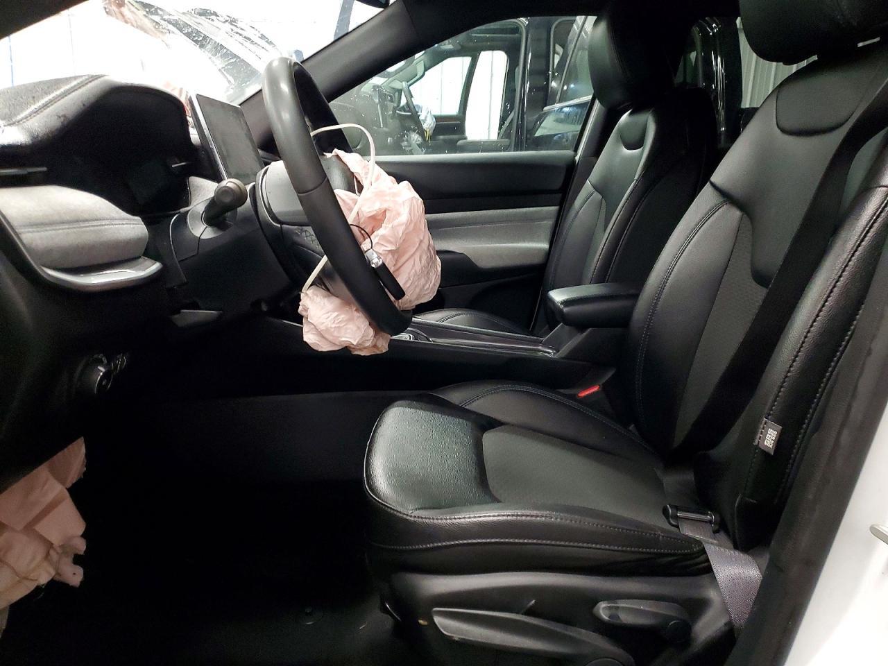 2024 Jeep Compass Latitude - zdjęcie 7