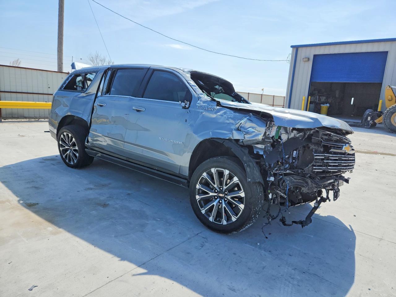 2025 Chevrolet Suburban K1500 High Country - zdjęcie 4