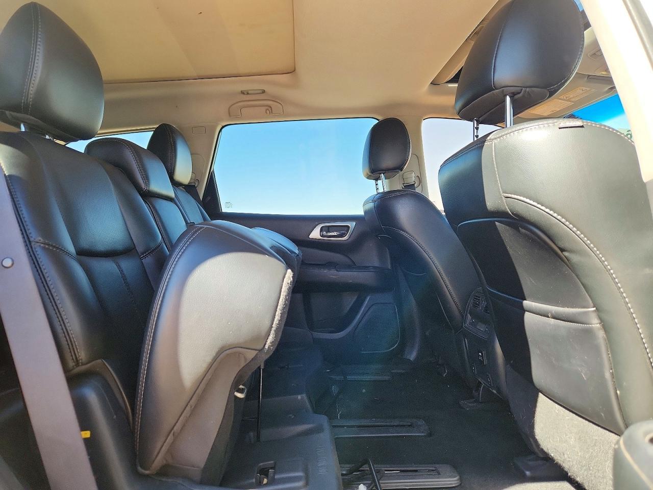 2017 Nissan Pathfinder Platinum - zdjęcie 11