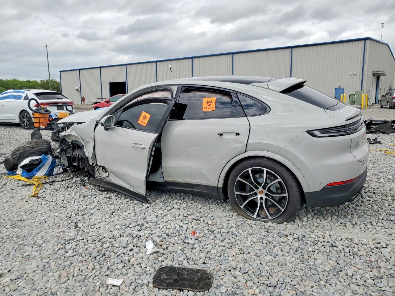 2025 Porsche Cayenne Coupe - zdjęcie 2