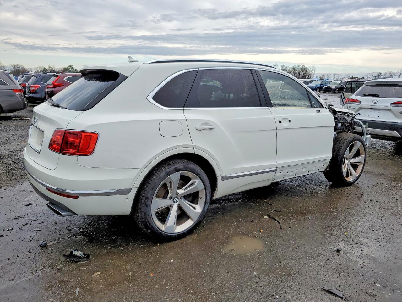 2017 Bentley Bentayga - zdjęcie 3