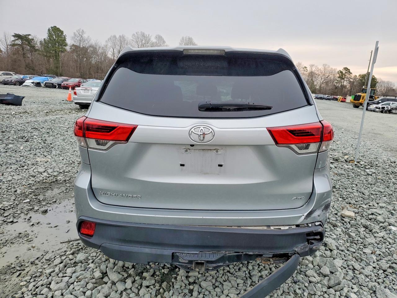 2019 Toyota Highlander Le - zdjęcie 6