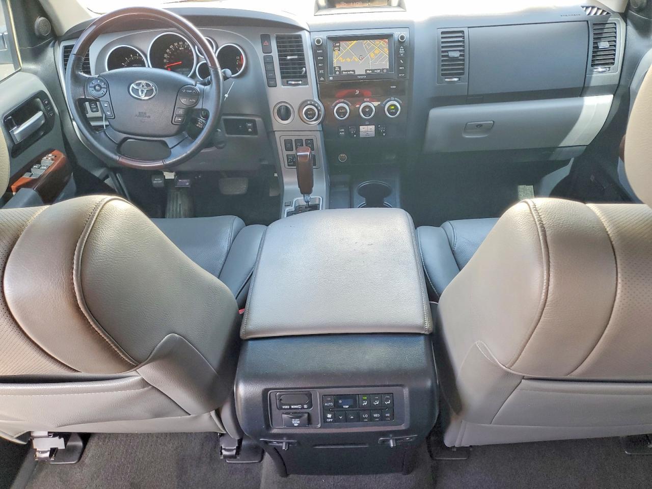 2013 Toyota Sequoia Platinum - zdjęcie 8