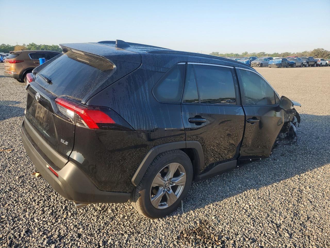 2025 Toyota Rav4 Xle - zdjęcie 3