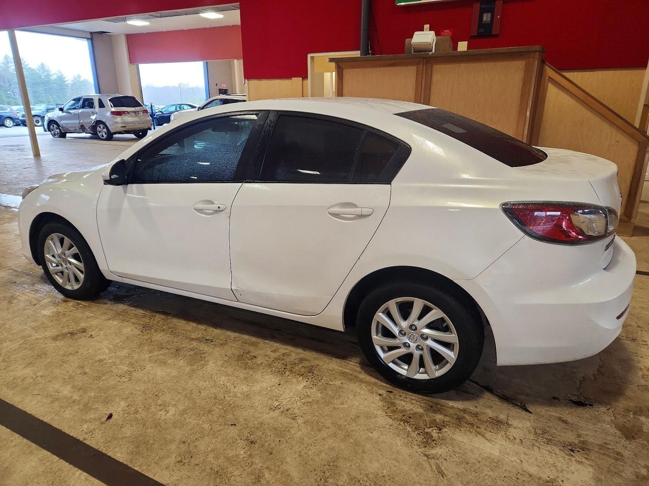 2013 Mazda Mazda 3 - zdjęcie 2