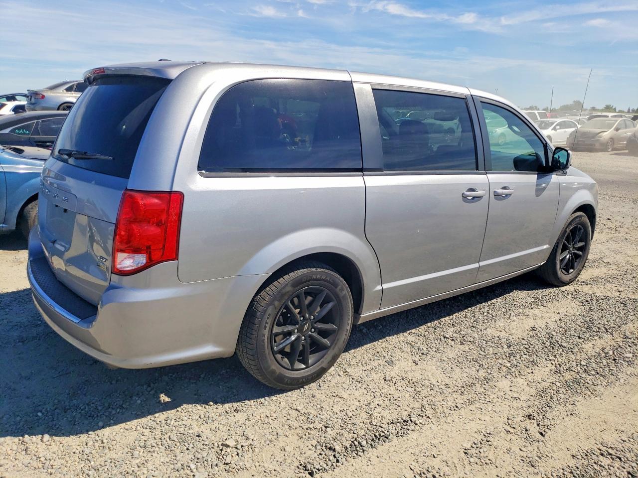 2019 Dodge Grand Caravan Gt - zdjęcie 3