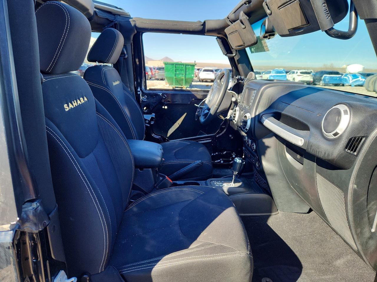 2014 Jeep Wrangler Sahara - zdjęcie 10