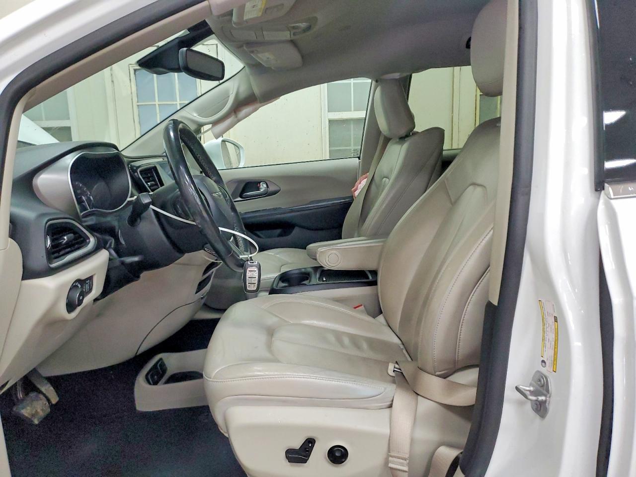2020 Chrysler Pacifica Touring L Plus - zdjęcie 7