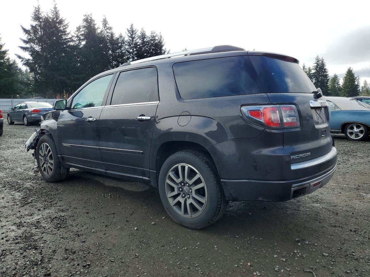 2013 GMC Acadia Denali - zdjęcie 2