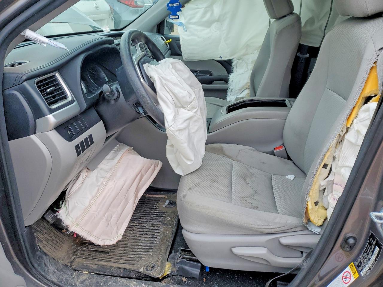 2017 Toyota Highlander Le - zdjęcie 7