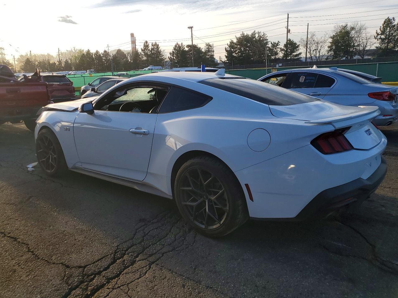 2024 Ford Mustang Gt - zdjęcie 2