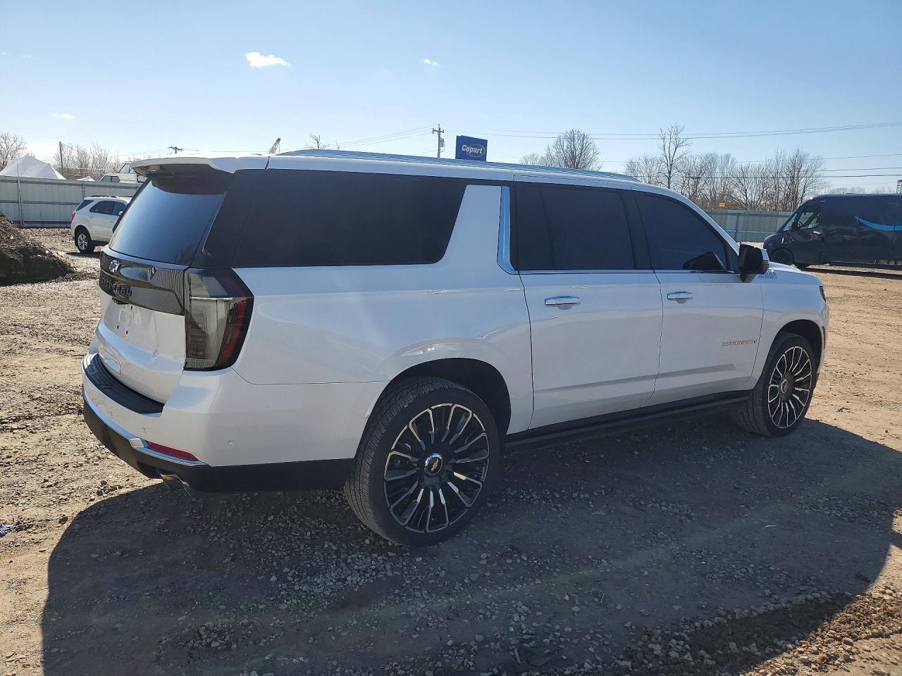 2025 Chevrolet Suburban K1500 High Country - zdjęcie 3