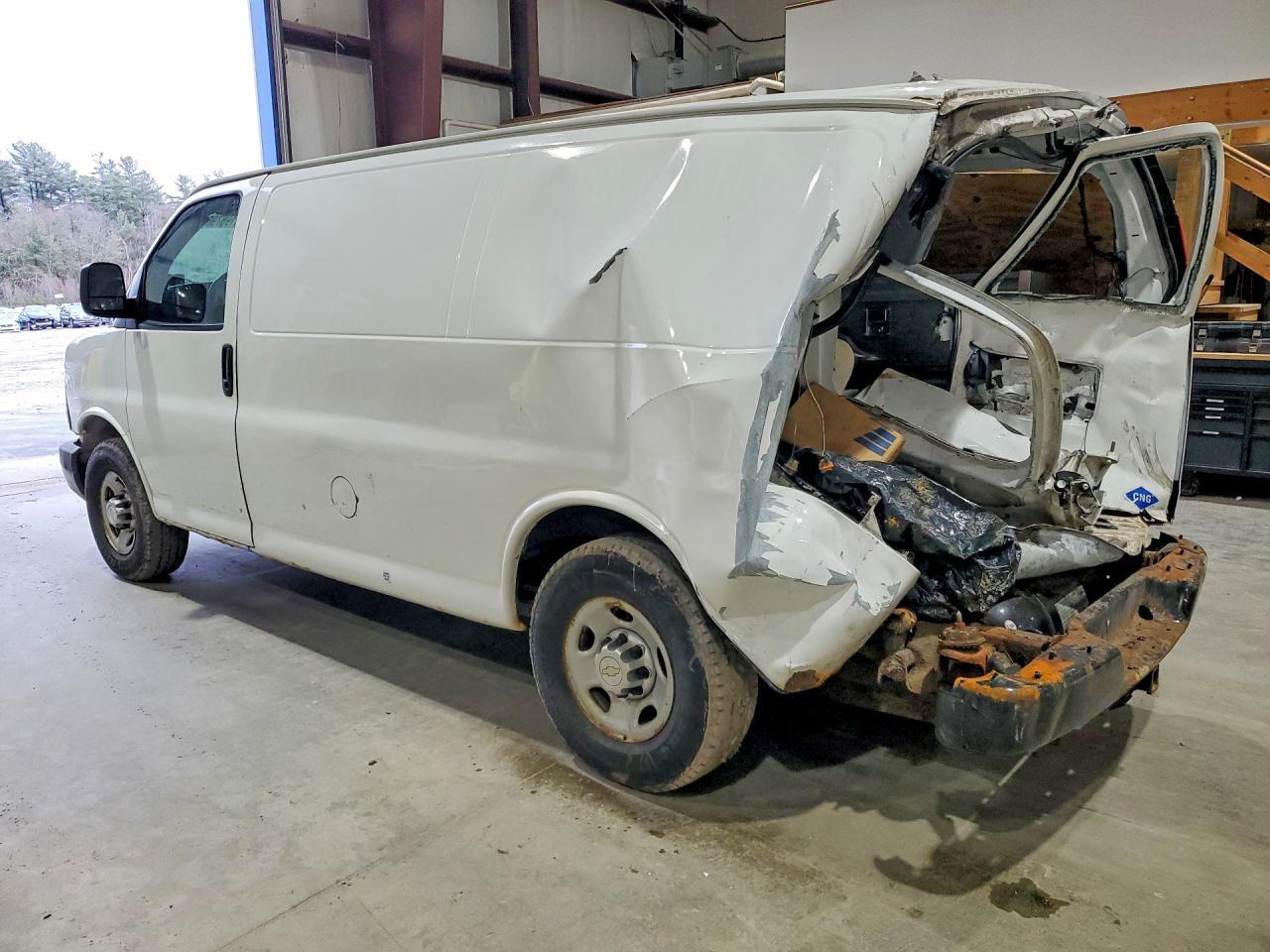 2014 Chevrolet Express G2500 - zdjęcie 2