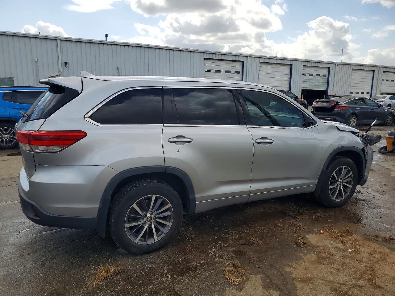 2018 Toyota Highlander Xle - zdjęcie 3