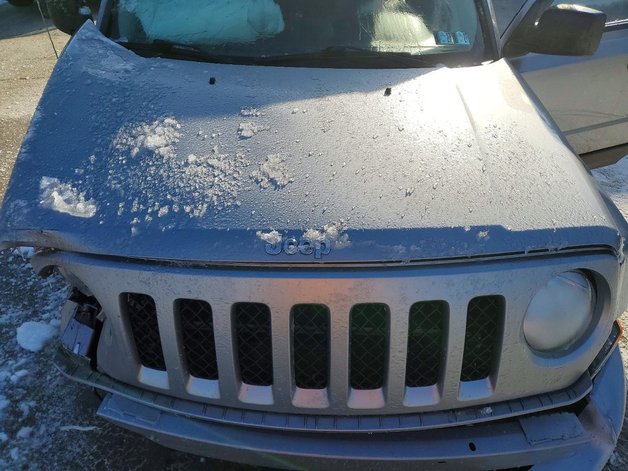 2016 Jeep Patriot Latitude - zdjęcie 12