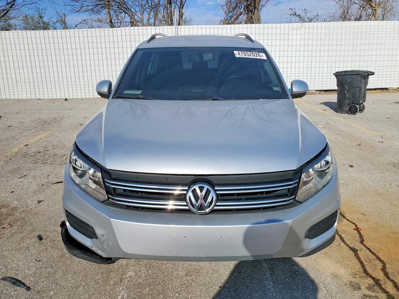 2015 Volkswagen Tiguan S - zdjęcie 5