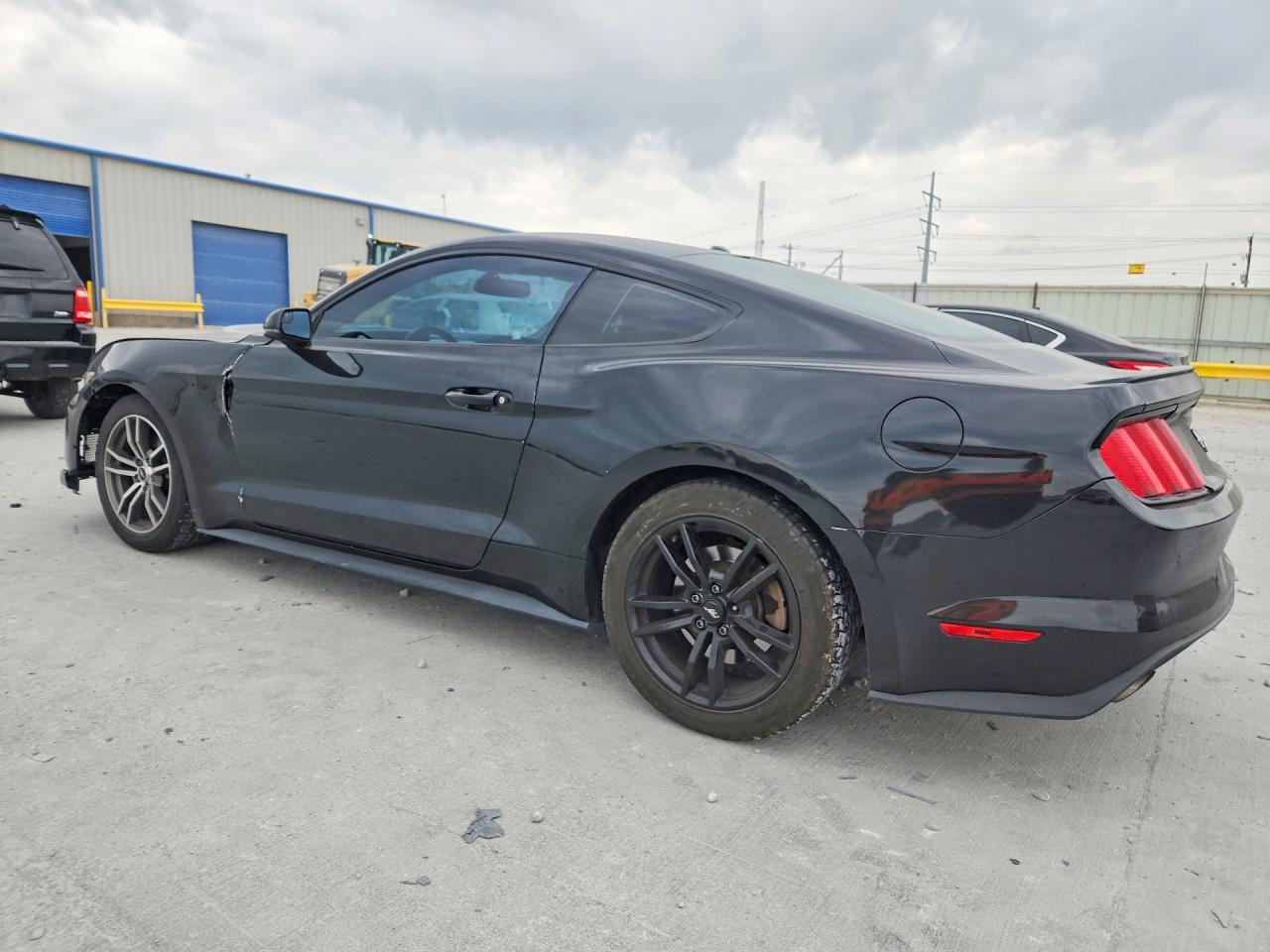 2016 Ford Mustang - zdjęcie 2