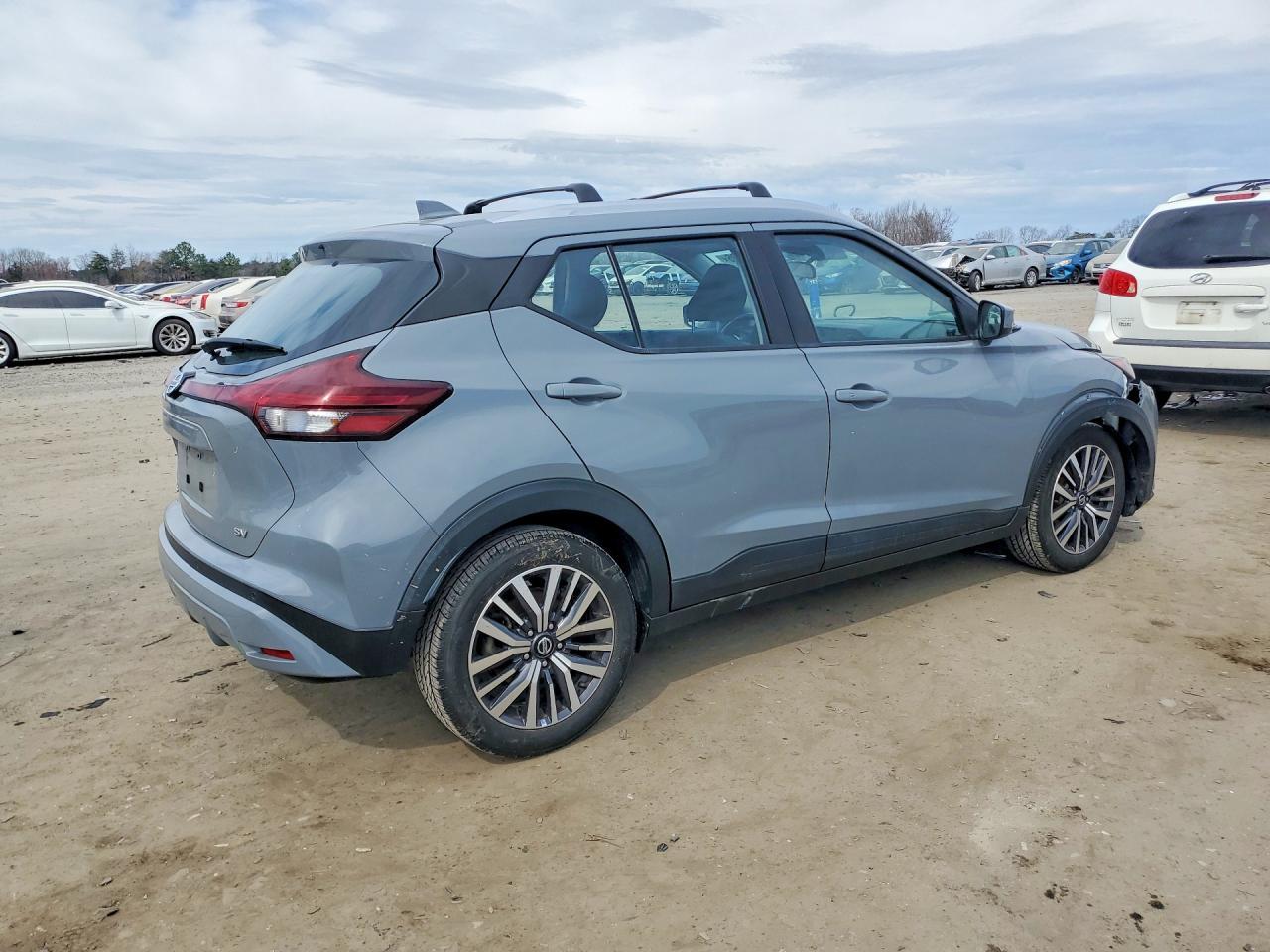 2021 Nissan Kicks Sv - zdjęcie 3