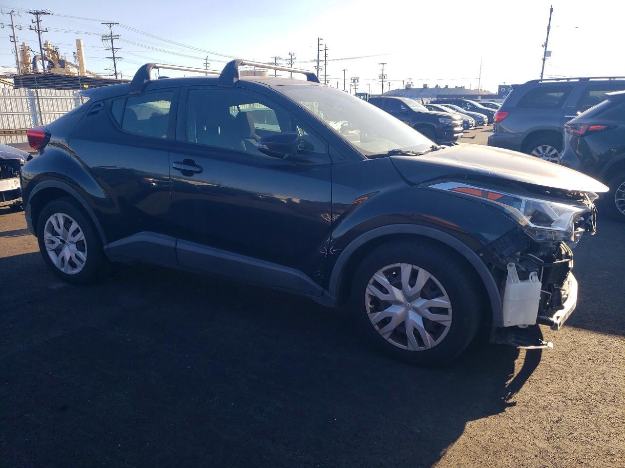 2019 Toyota C-Hr Le - zdjęcie 4