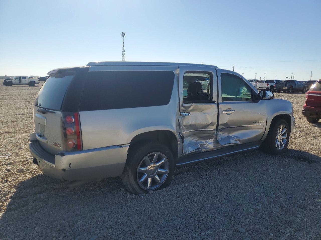 2013 GMC Yukon Xl Denali - zdjęcie 3